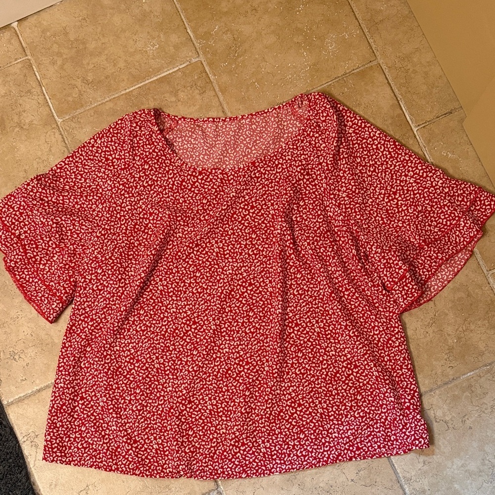 SHEIN Curve 2X Vibrant Red Patterned Blouse with flowy sleeves